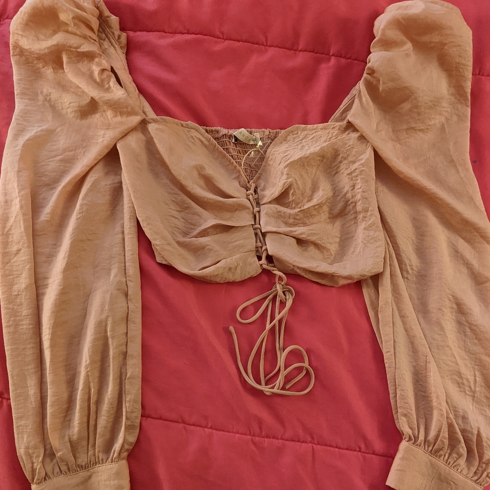 Dusty Rose O.VIANCA Shoulder Puffed Crop Top